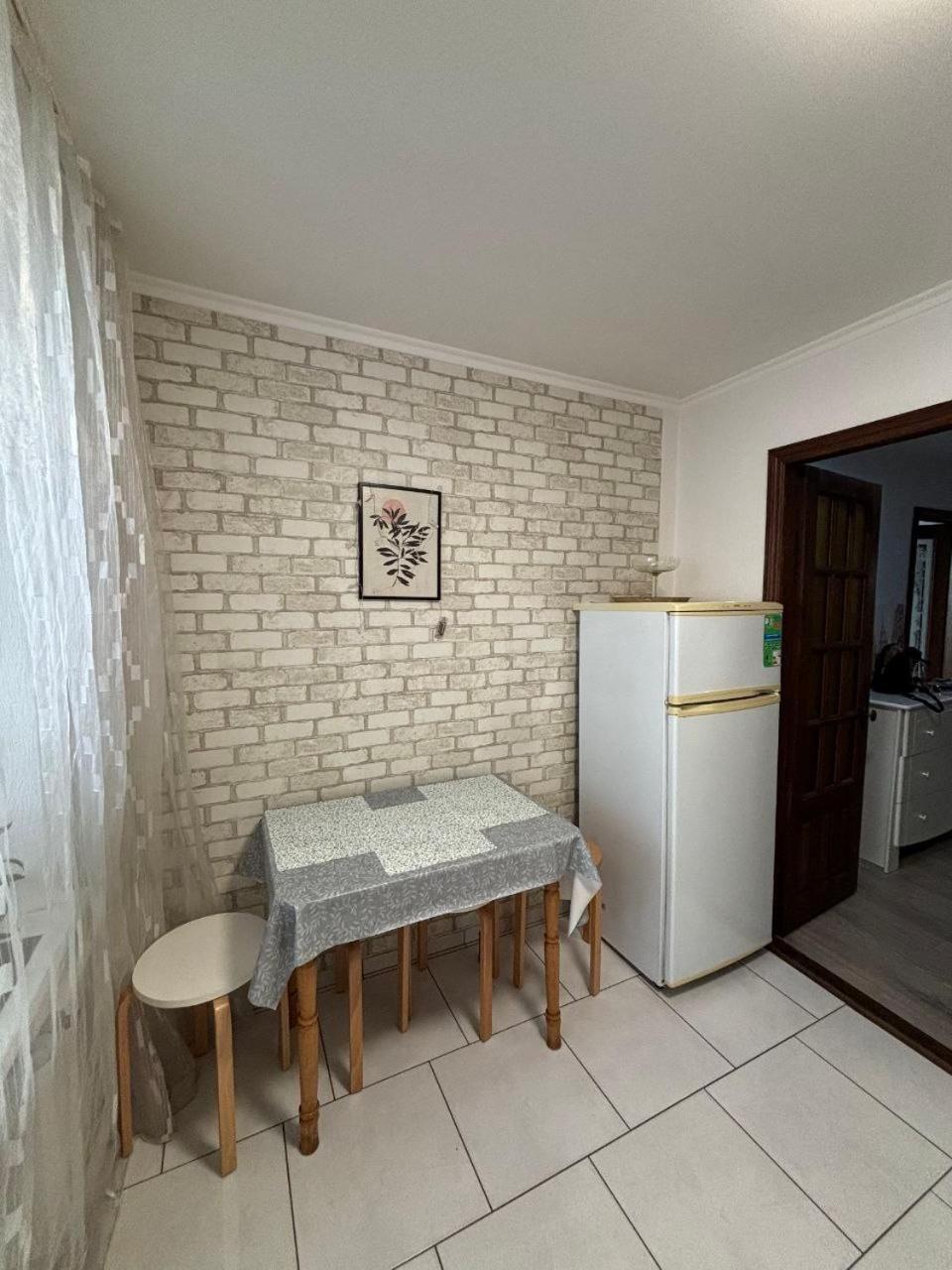 Nice2Greetyou Chernivtsi Ngoại thất bức ảnh