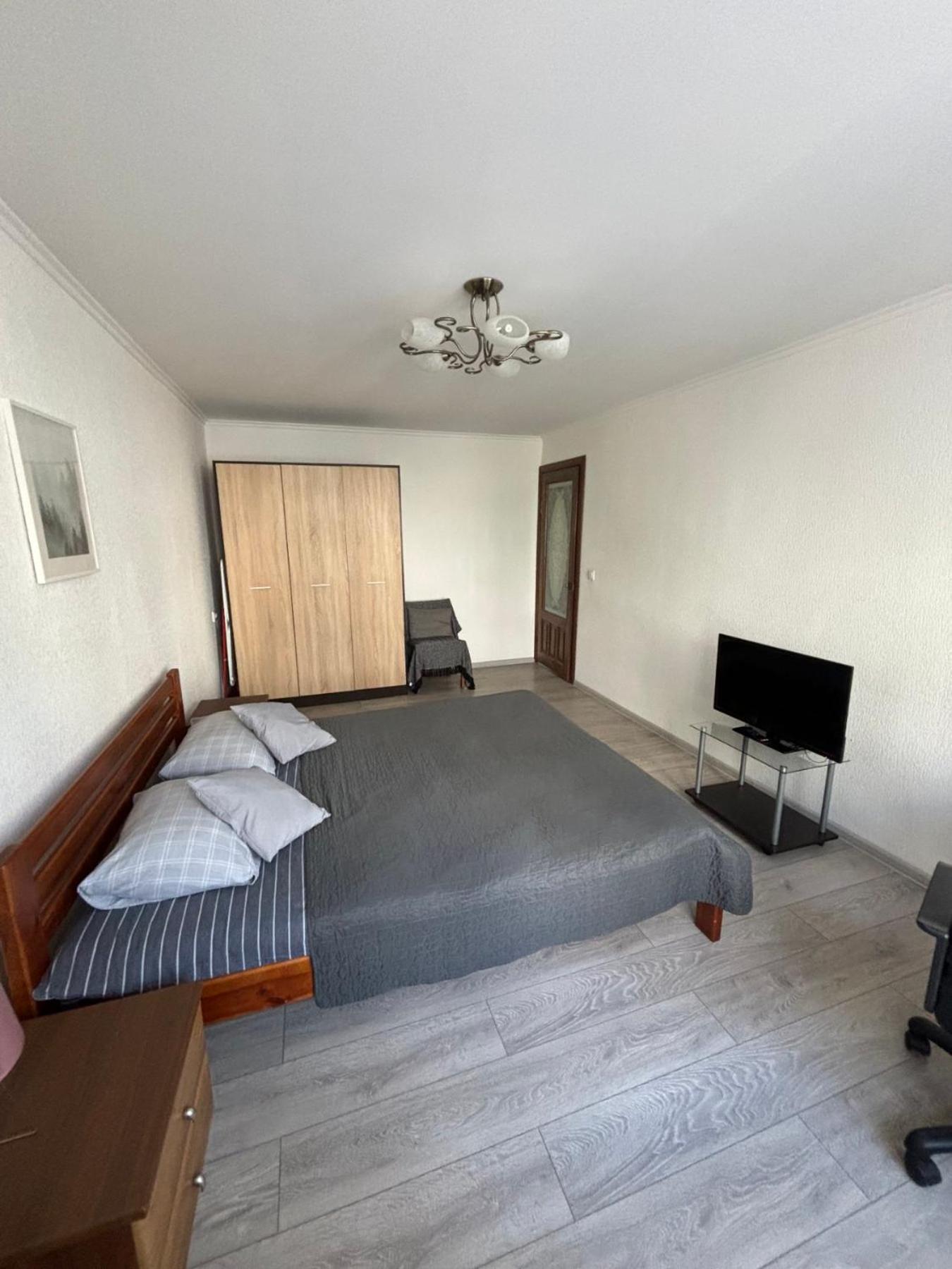 Nice2Greetyou Chernivtsi Ngoại thất bức ảnh